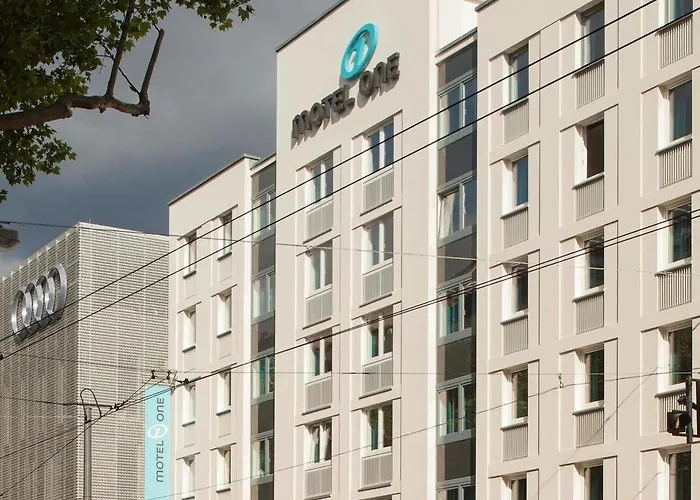 One Frankfurt-eastside 3*