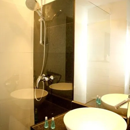 One Frankfurt-east Side Hotel