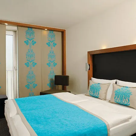 One Frankfurt-eastside Szálloda 3*