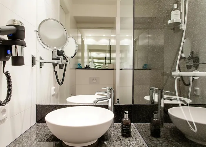 One Frankfurt-eastside 3*