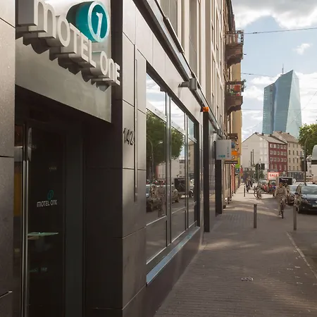 One Frankfurt-eastside Отель
